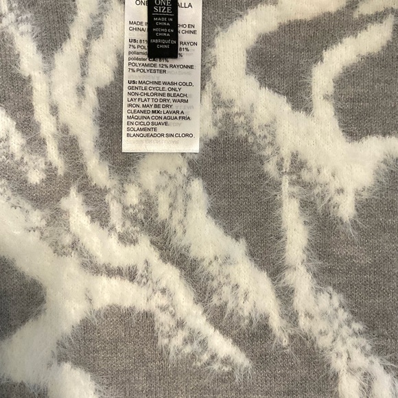 White House Black Market Sweater Ruana~Gray & White~One Size Fits Most~NWOT! - Picture 11 of 11
